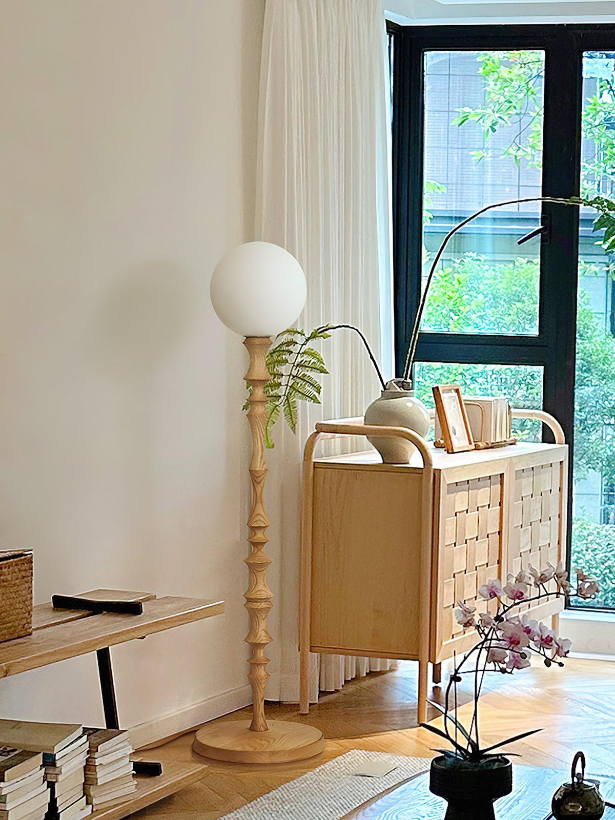 Vilten elegante Stehleuchte aus Holz