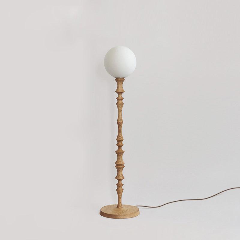 Vilten elegante Stehleuchte aus Holz