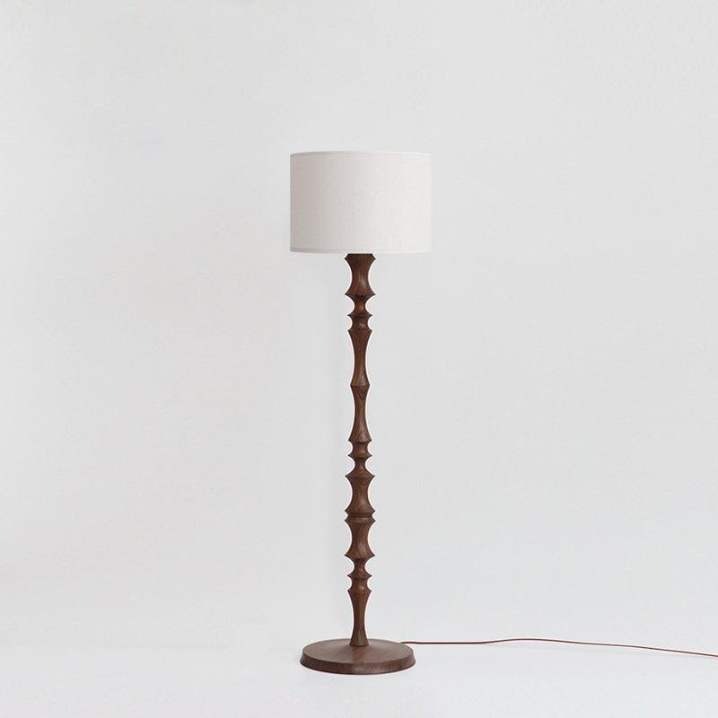 Vilten elegante Stehleuchte aus Holz
