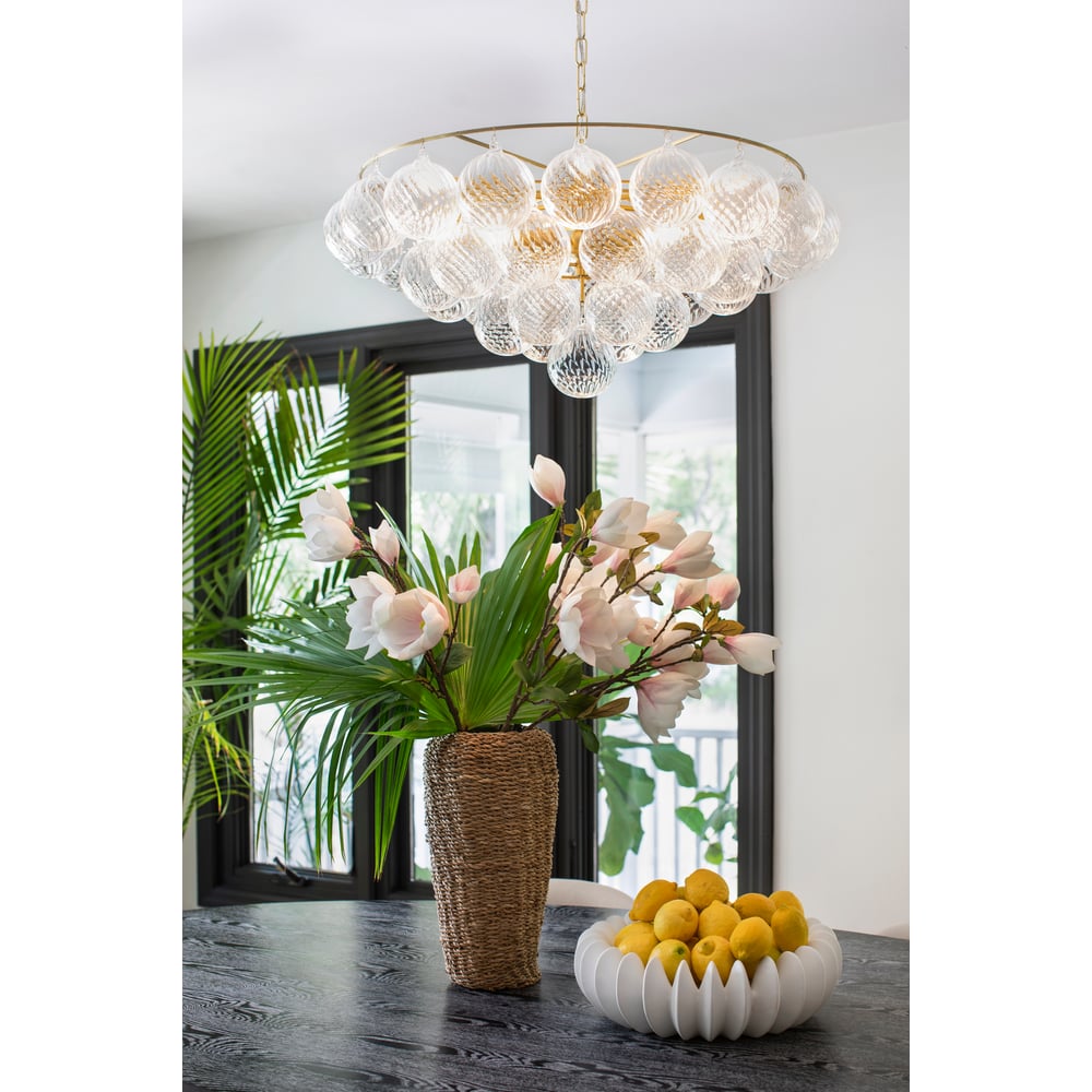 Velineon Kronleuchter aus transparentem Glas in Kugelform, gealtertes Messing, elegant