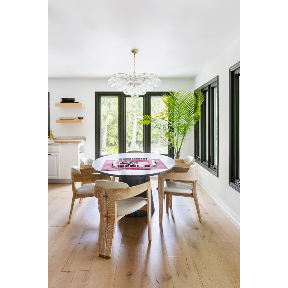 Velineon Kronleuchter aus transparentem Glas in Kugelform, gealtertes Messing, elegant