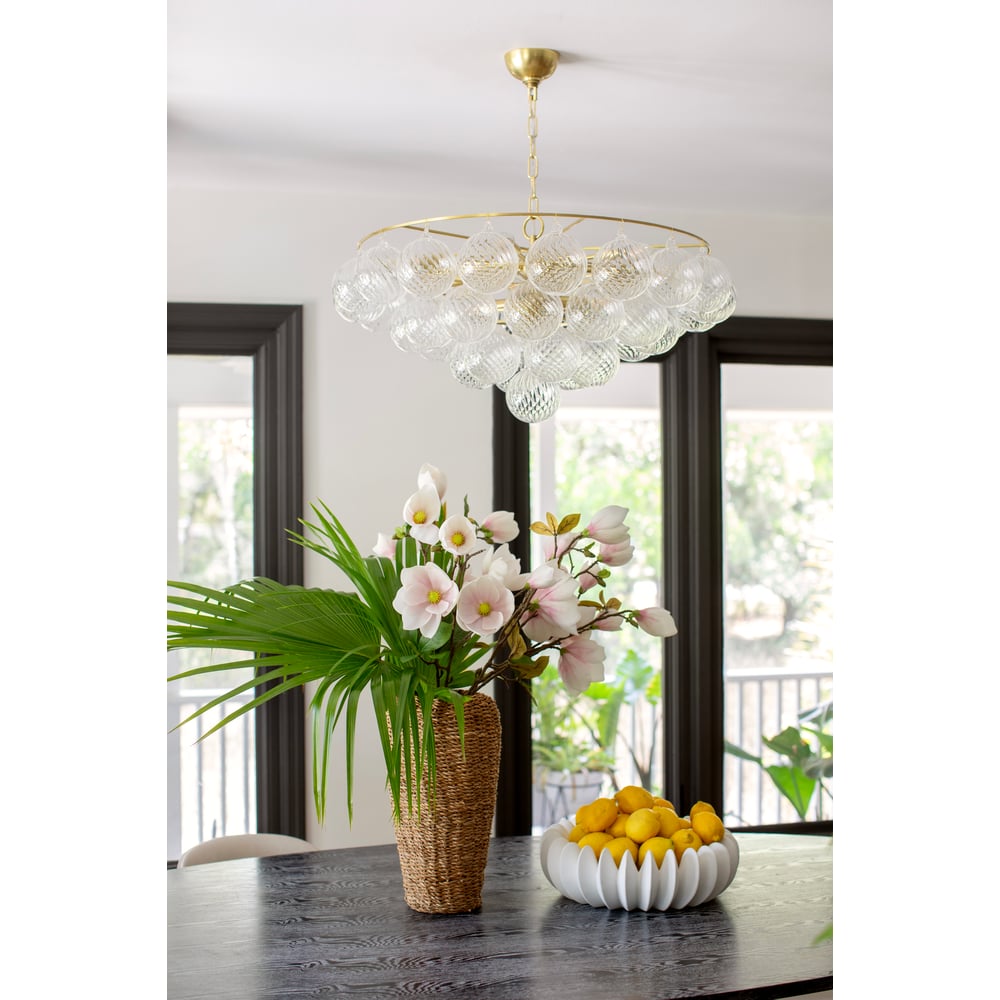 Velineon Kronleuchter aus transparentem Glas in Kugelform, gealtertes Messing, elegant