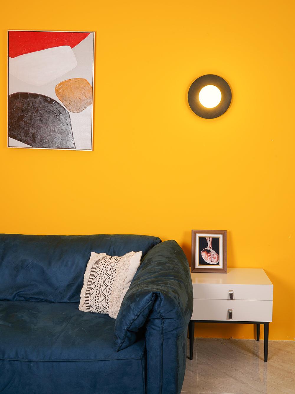 Elem zeitgenössische minimalistische runde Kunst-Wandleuchte aus Messing und Glas