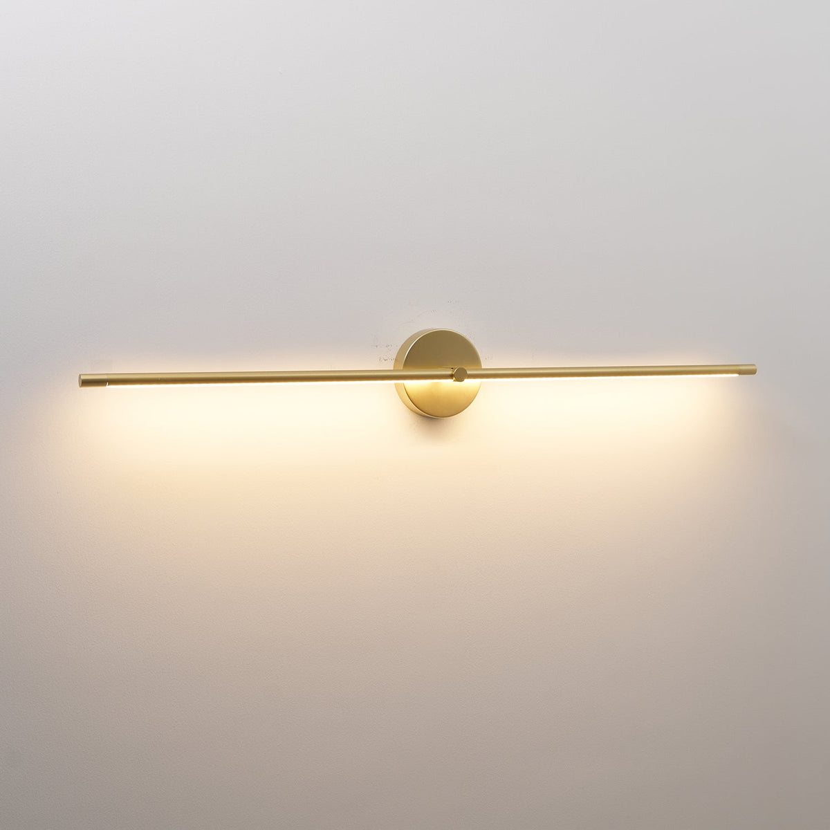 Minimalistische zeitgenössische lineare LED-Wandleuchte mit Stecker