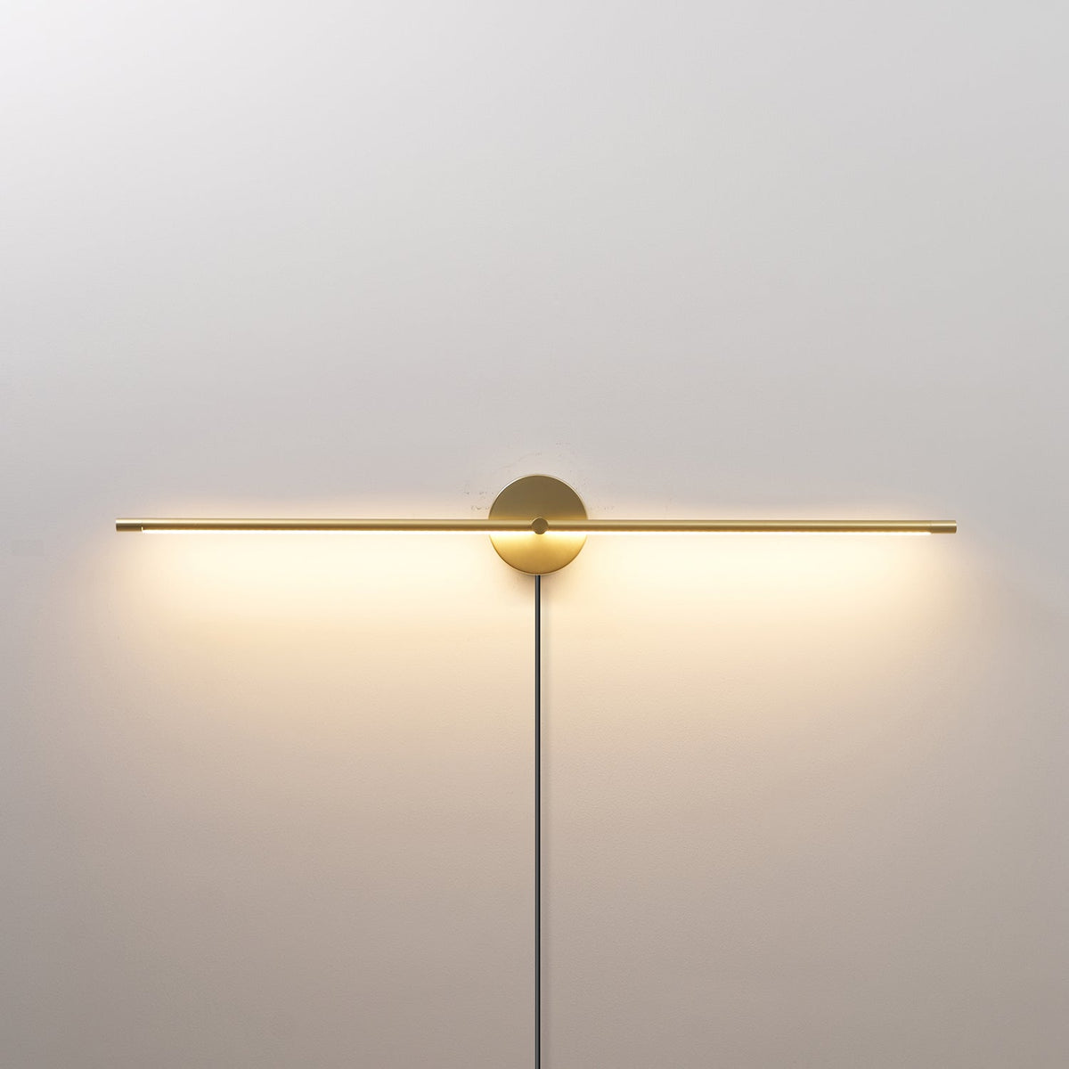Minimalistische zeitgenössische lineare LED-Wandleuchte mit Stecker
