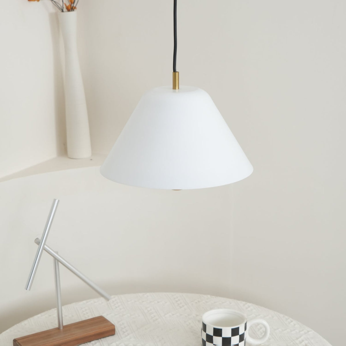 Evir Pendelleuchte Glockenform Glas Messing Minimalistisch