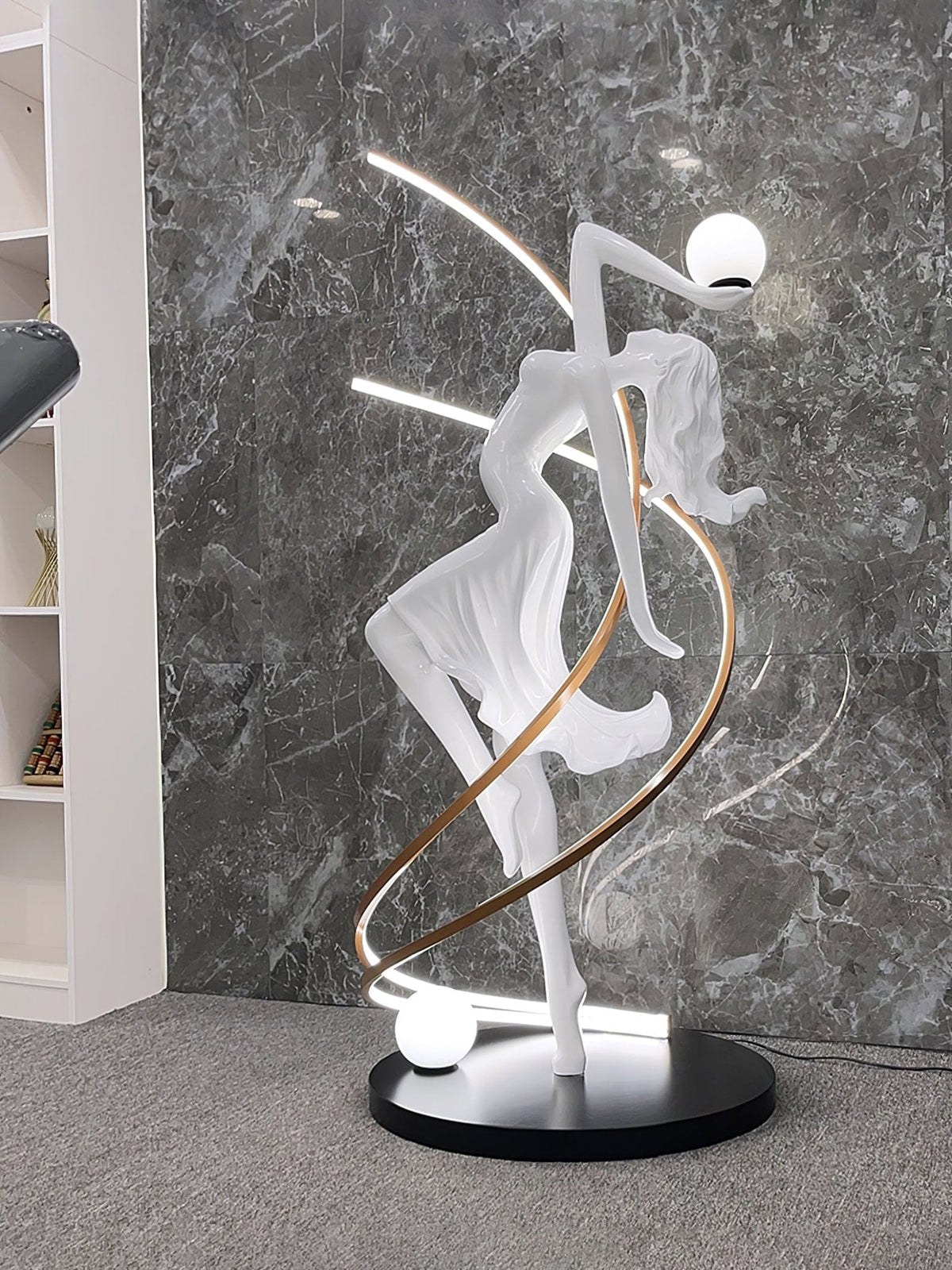 Mirorelia Stehleuchte Göttinnenstatue Elegant