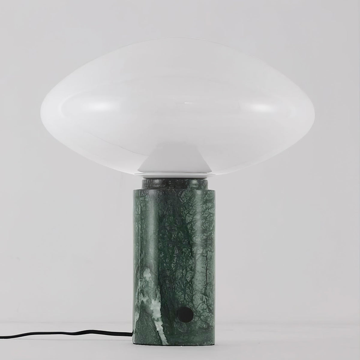 Lioralira Tischleuchte mit Glas-Lampenschirm und grünem Marmorbasis