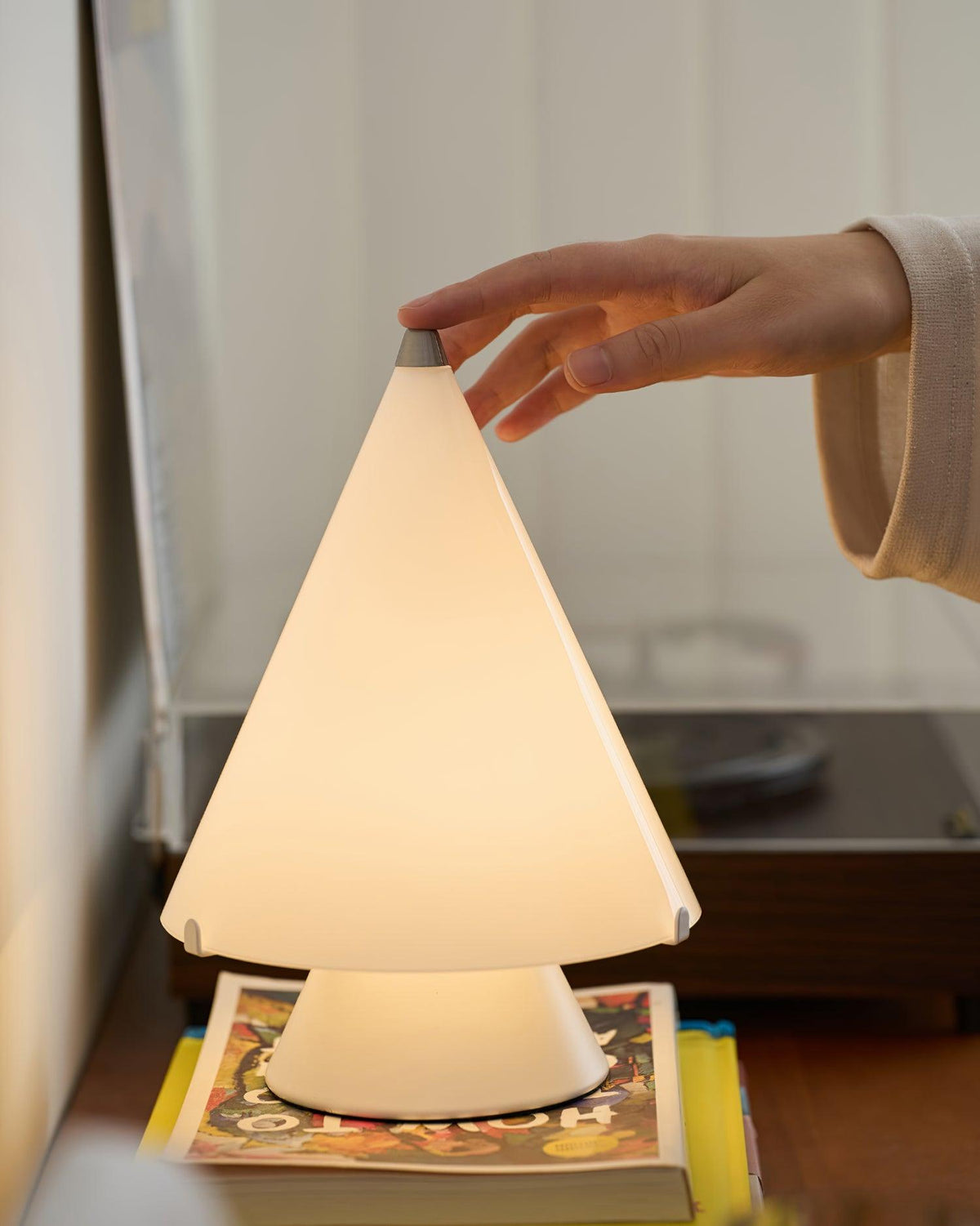 Lrtvin Minimalistische Tischleuchte aus Glas