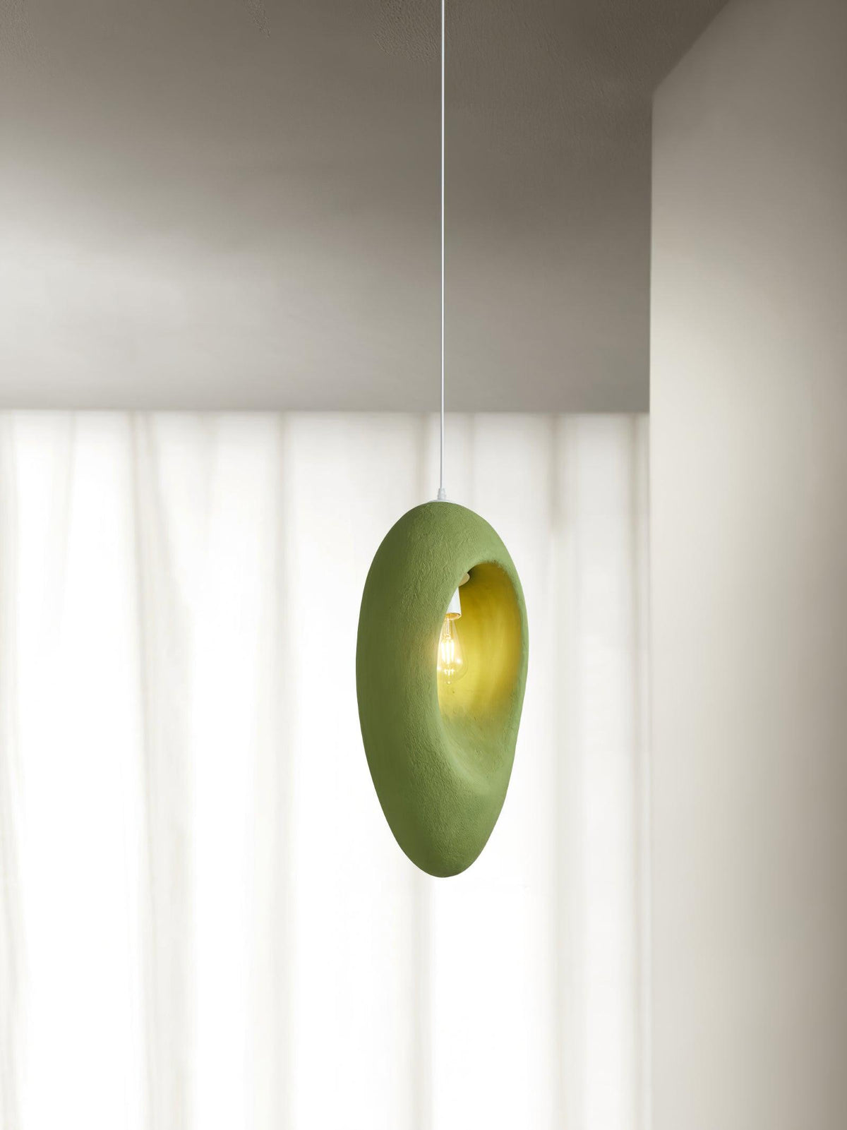 Ulrinara zeitgenössische minimalistische Pendelleuchte aus Kunststoff
