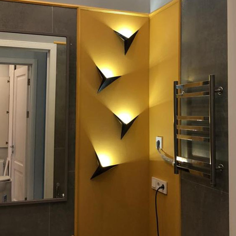 Ray Modern Minimalistisch Dreieckige LED Wandleuchte Weiß/Schwarz Metall
