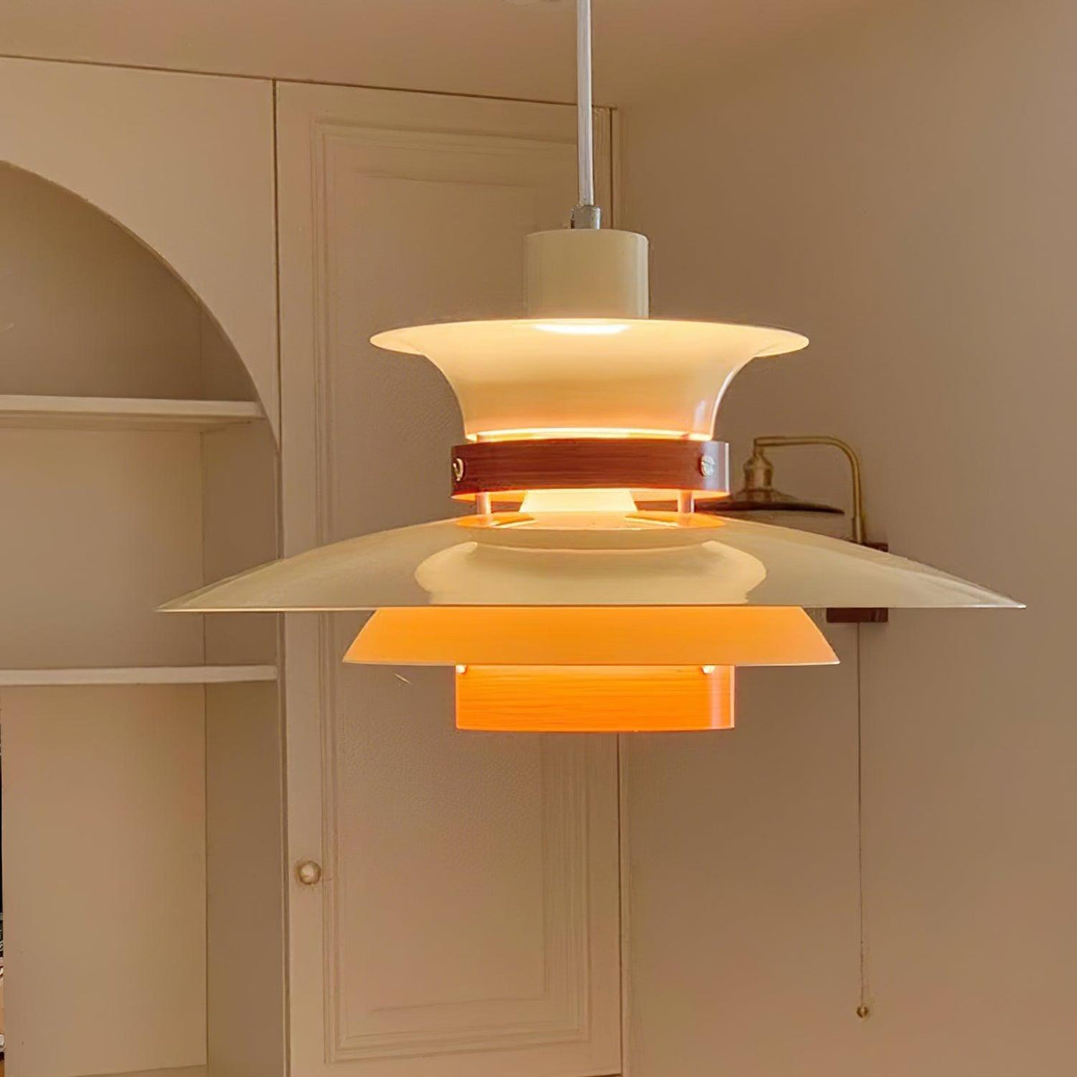 Sylelenne Pendelleuchte aus Holz und Stahl