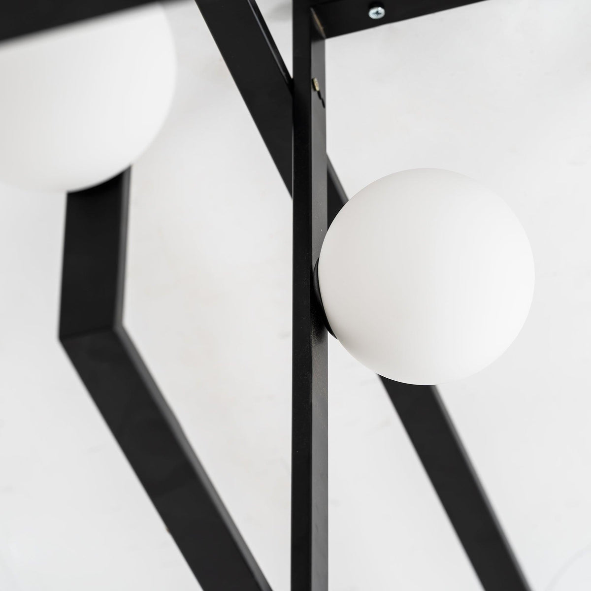 Veliiel Kronleuchter Mondrian aus Glas in Messing mit geometrischem Design
