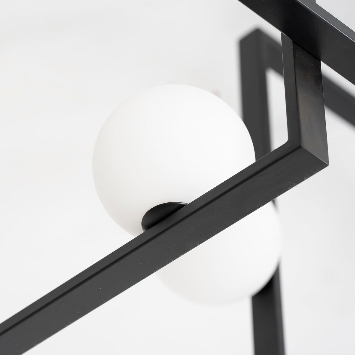Veliiel Kronleuchter Mondrian aus Glas in Messing mit geometrischem Design