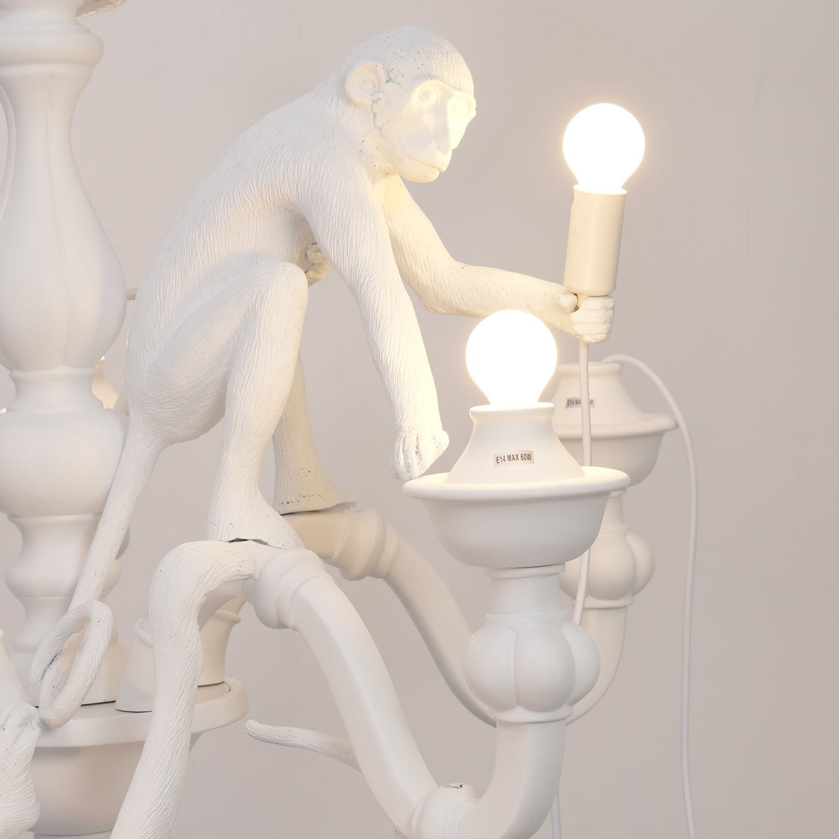 Tixor Kronleuchter Monkey Schwarz Spielend Skulptur