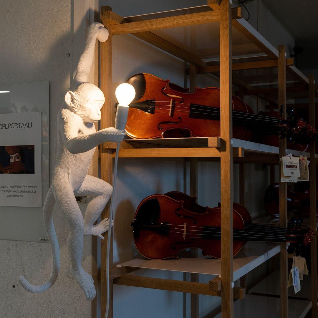 Bnx Kunstharz-Wandleuchte im Kieselsteinform-Design