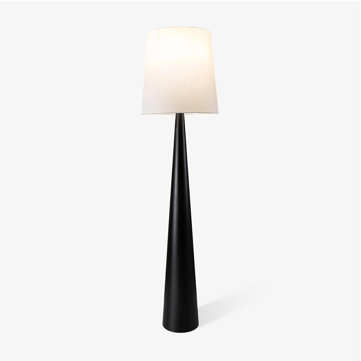 Linania Stehleuchte aus Stoff im minimalistischen Stil