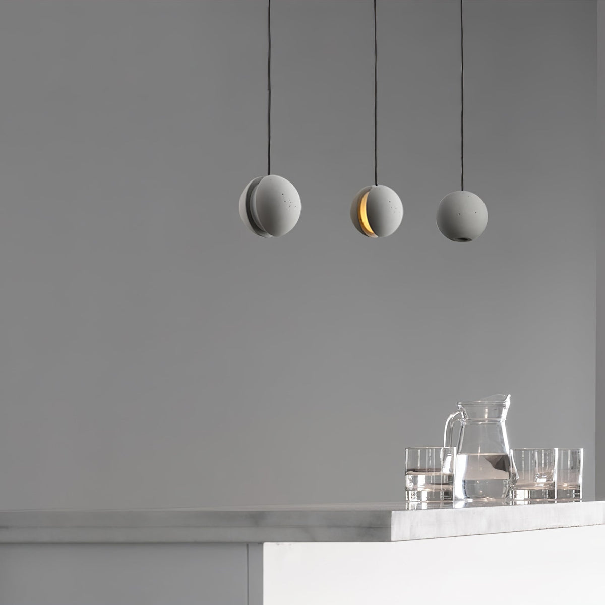 Umi Pendelleuchte aus Beton Kugel Mond Minimalistisch