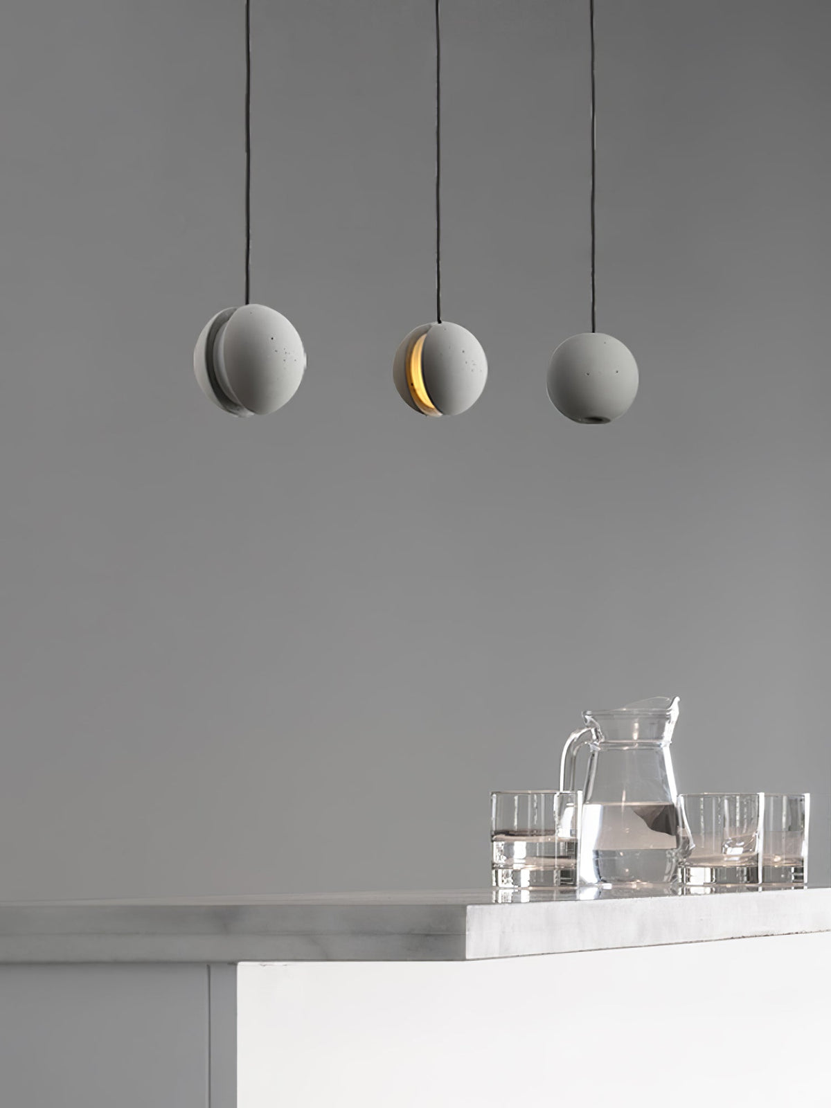 Umi Pendelleuchte aus Beton Kugel Mond Minimalistisch
