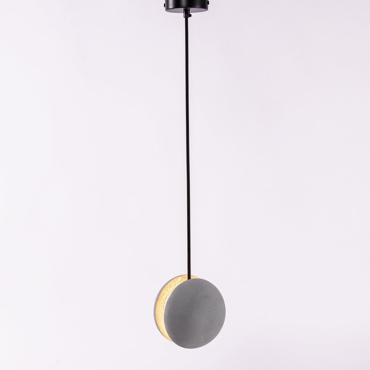 Umi Pendelleuchte aus Beton Kugel Mond Minimalistisch
