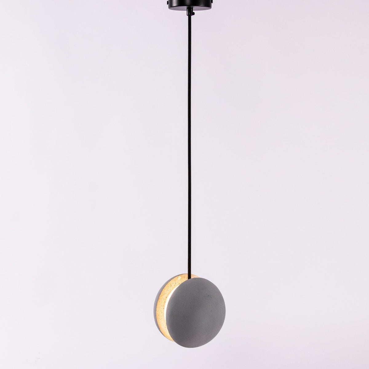 Umi Pendelleuchte aus Beton Kugel Mond Minimalistisch
