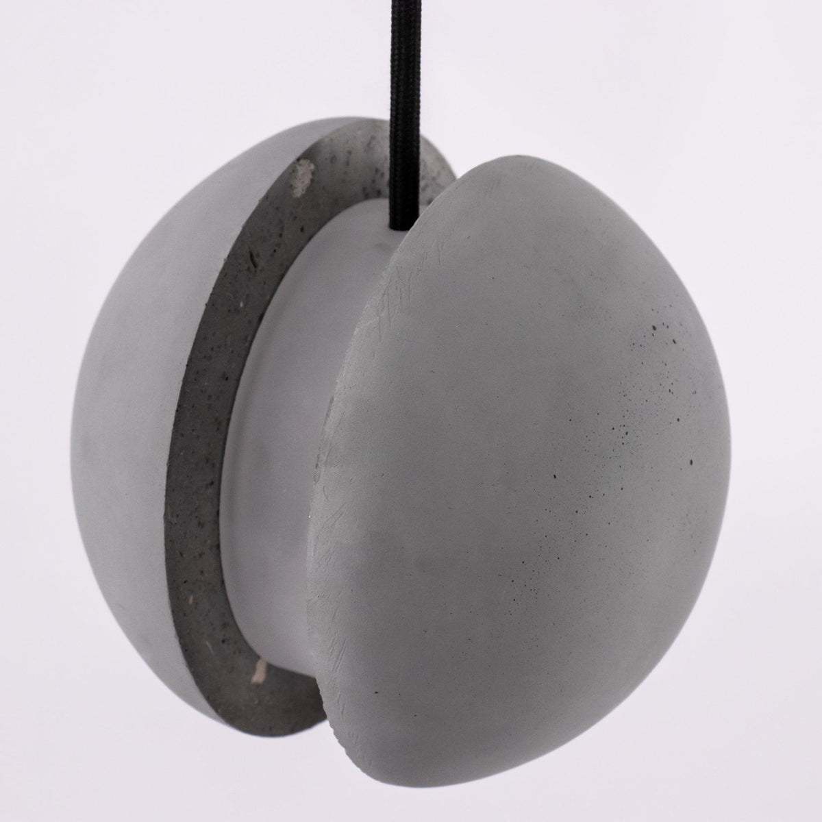 Umi Pendelleuchte aus Beton Kugel Mond Minimalistisch