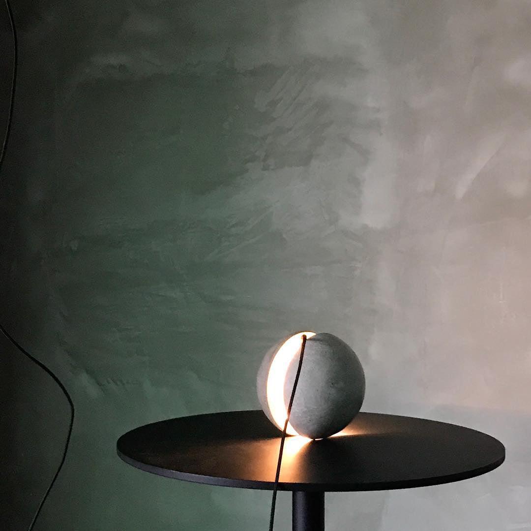 Umi Pendelleuchte aus Beton Kugel Mond Minimalistisch