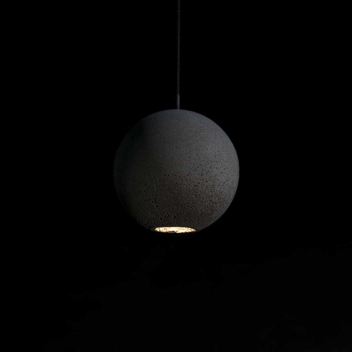 Umi Pendelleuchte aus Beton Kugel Mond Minimalistisch