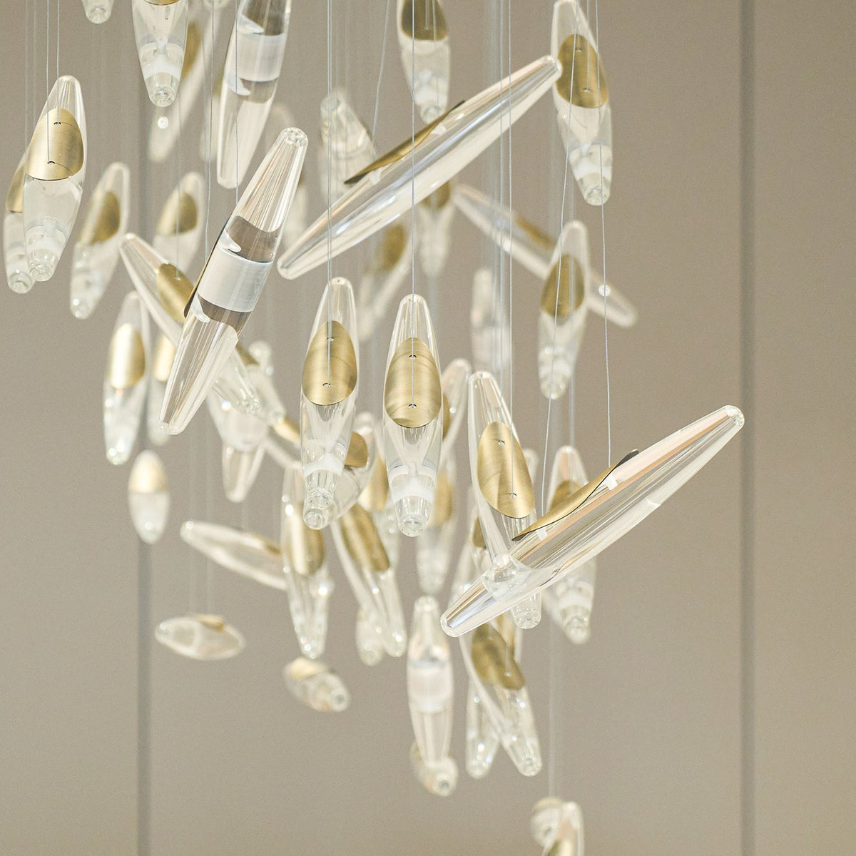 Hylor luxuriöser Kronleuchter aus Glas mit Moonlight Whispers