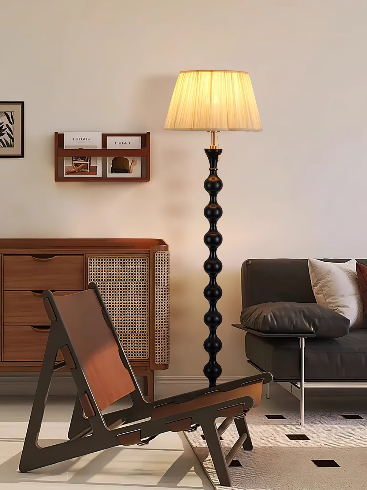 Celon Stehleuchte aus Holz und Stoff im Vintage-Stil