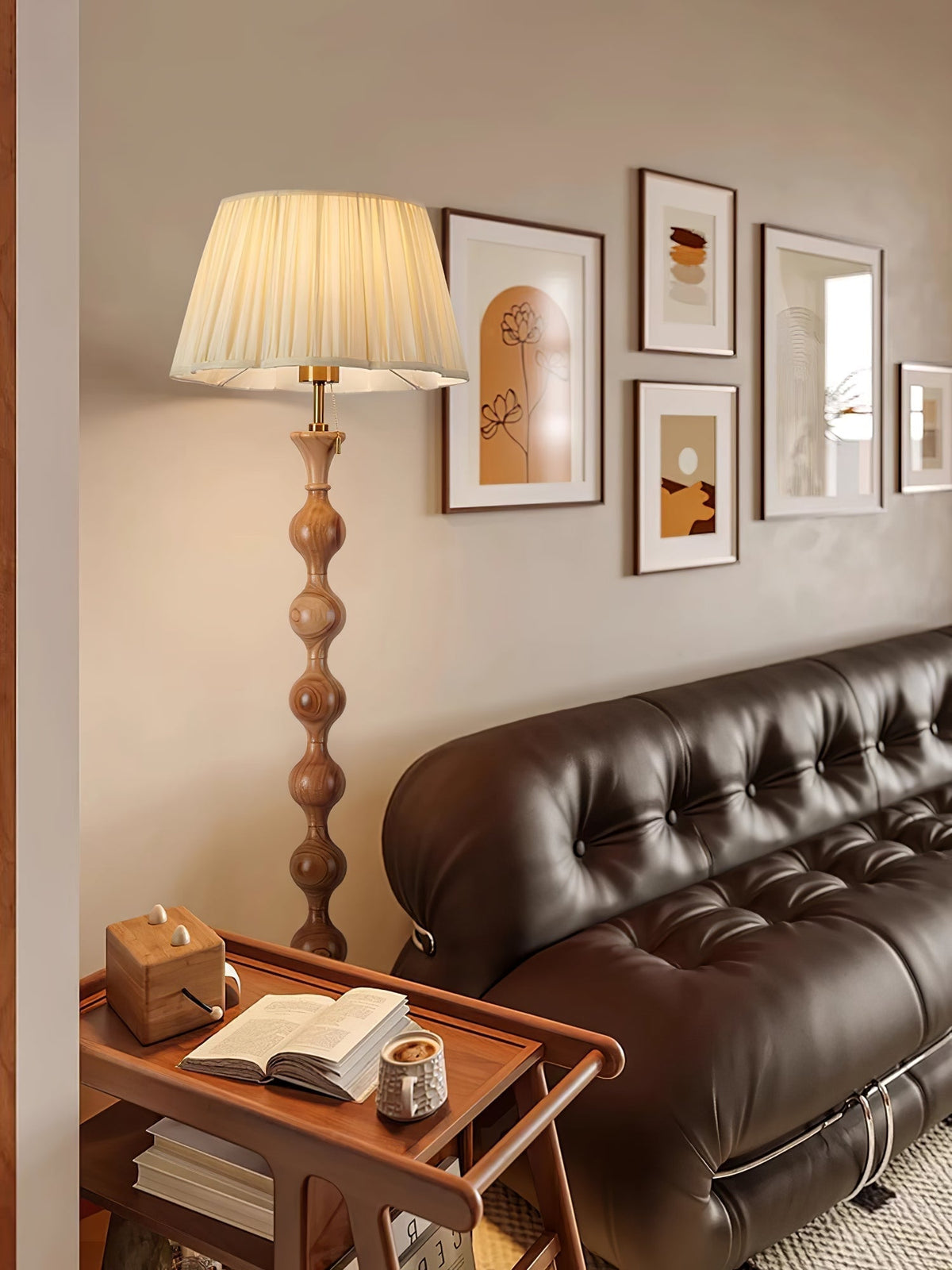 Celon Stehleuchte aus Holz und Stoff im Vintage-Stil