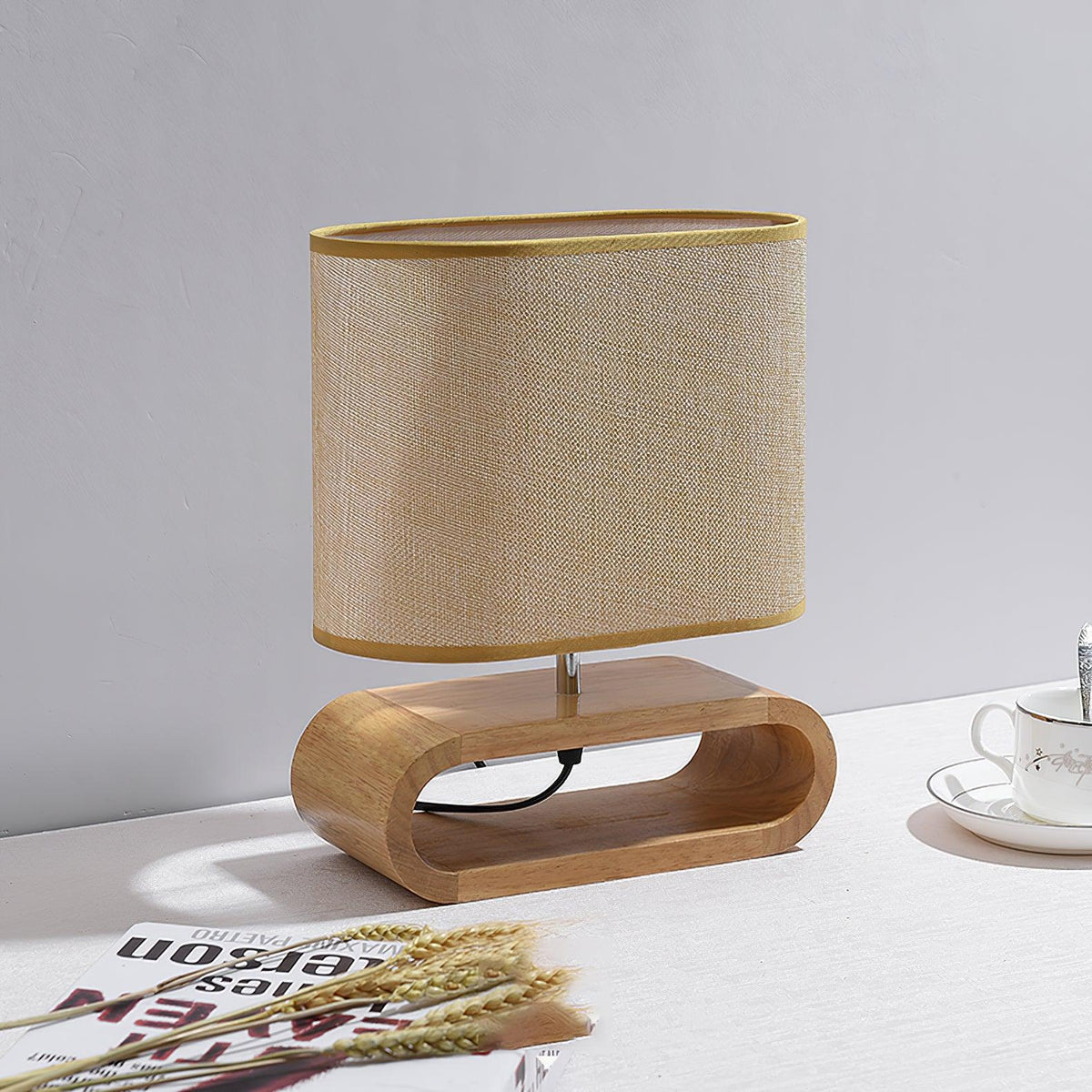 Loop Tischlampe aus rustikalem Holz