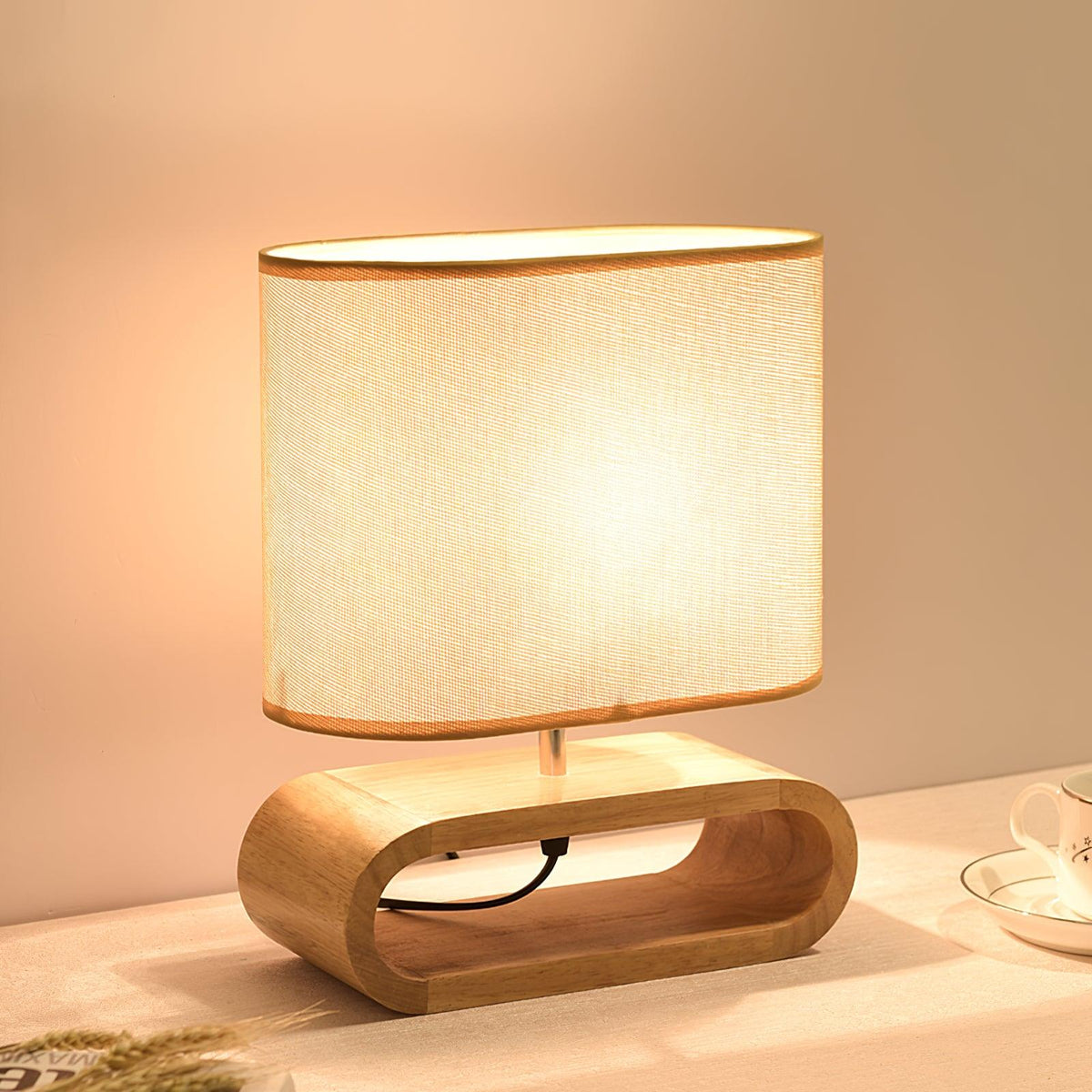 Loop Tischlampe aus rustikalem Holz