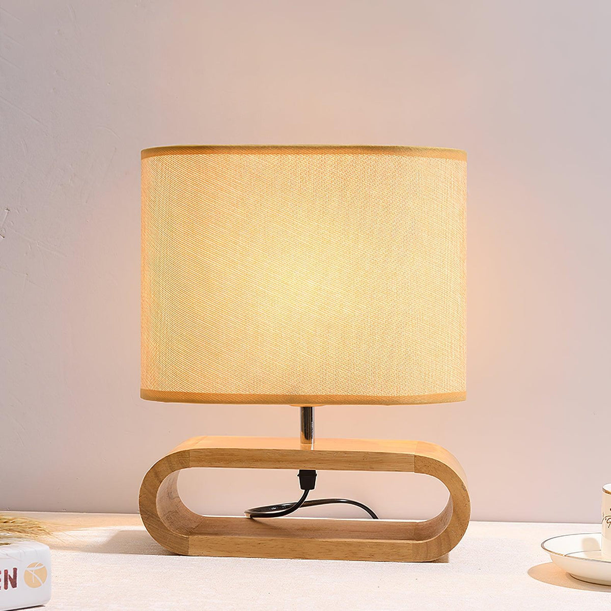 Loop Tischlampe aus rustikalem Holz
