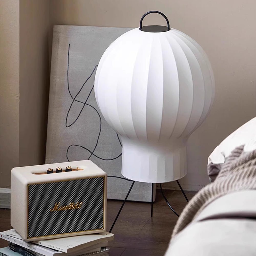 Balloon Stehleuchte aus Seide im minimalistischen Stil