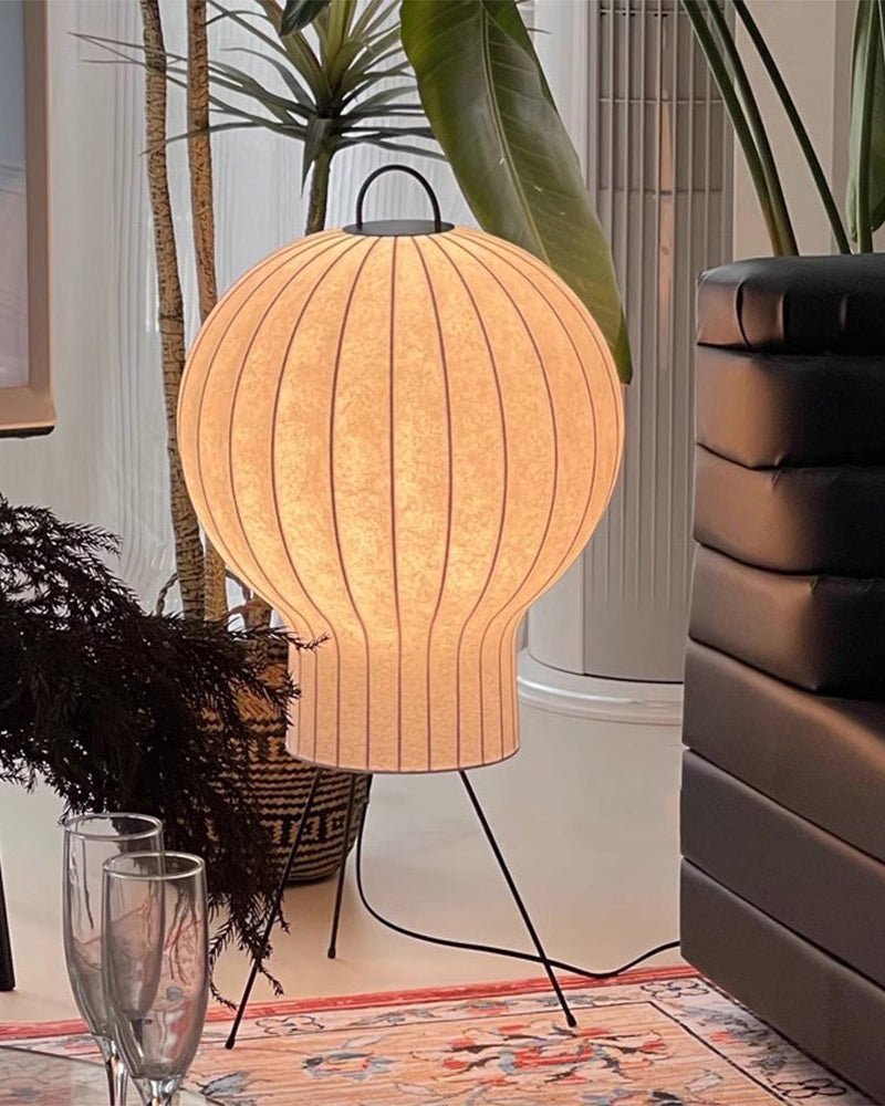 Balloon Stehleuchte aus Seide im minimalistischen Stil