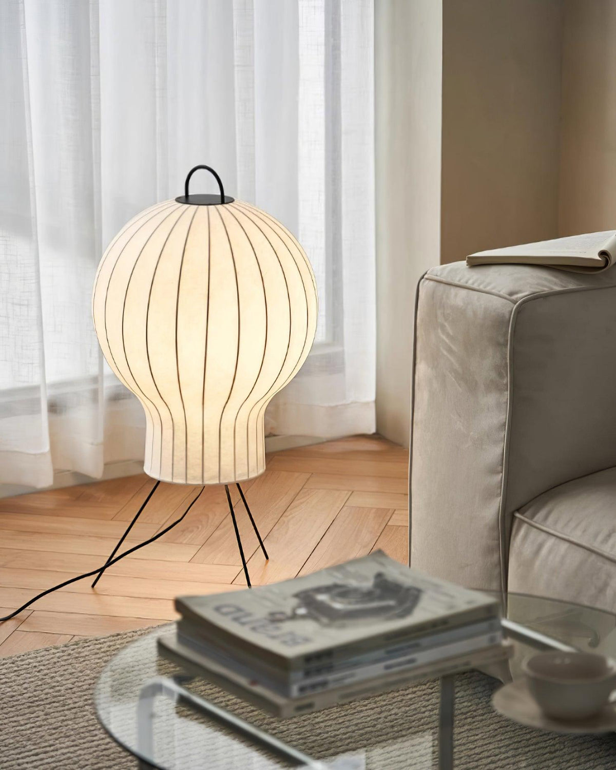 Balloon Stehleuchte aus Seide im minimalistischen Stil