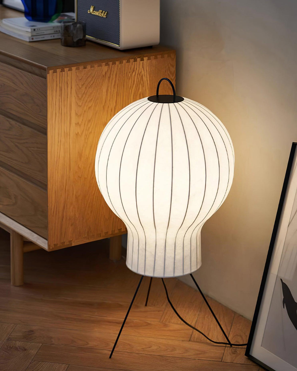 Balloon Stehleuchte aus Seide im minimalistischen Stil