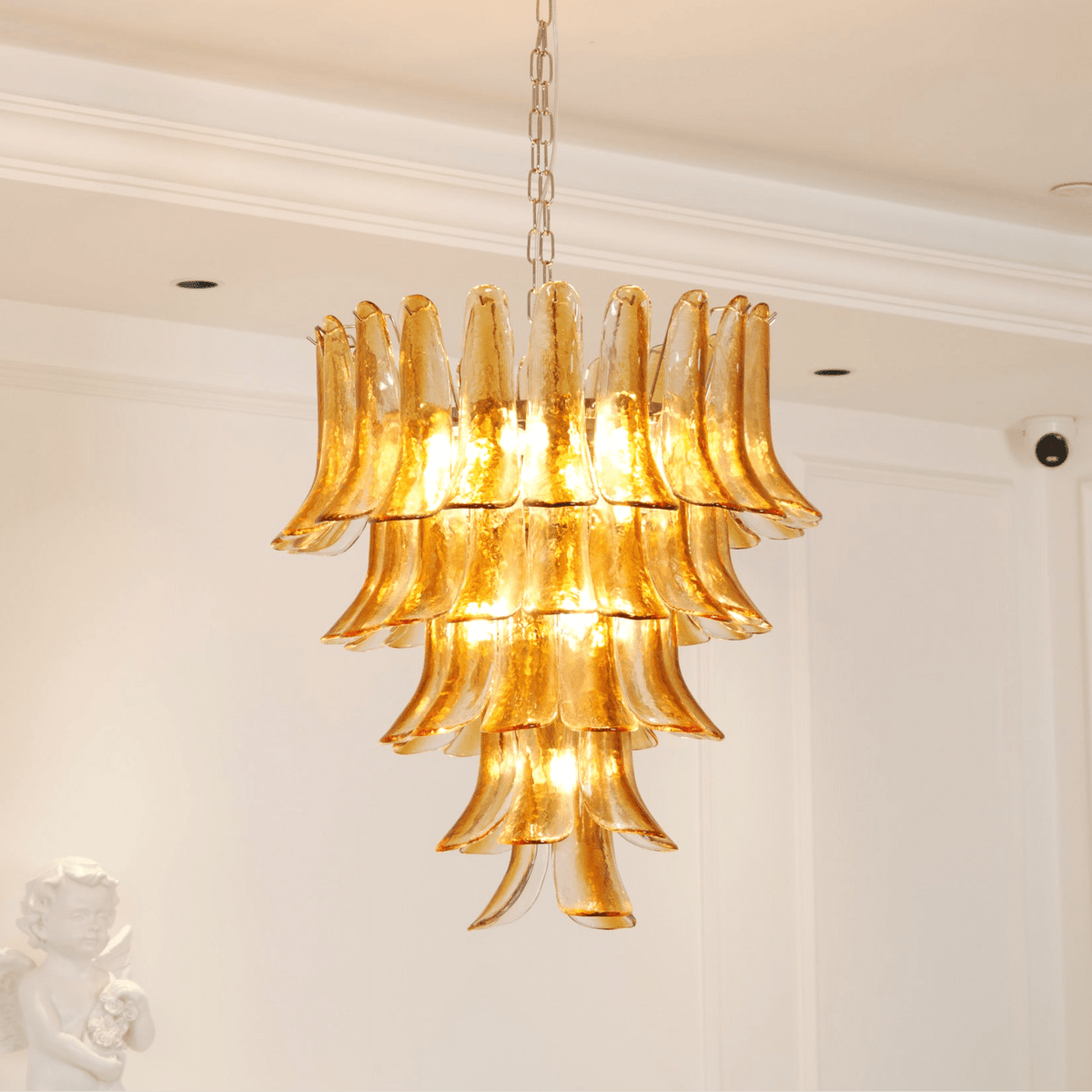 Liorisissa Kronleuchter Bernsteinfarben Lily Murano-Glas gestaffelter Mittelpunkt