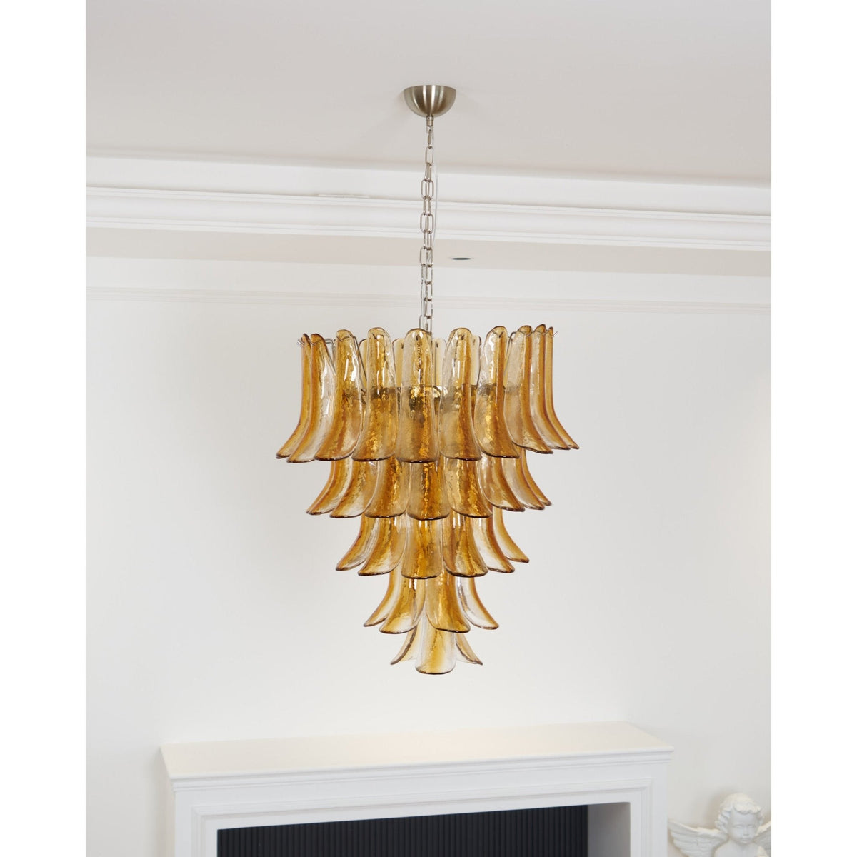 Liorisissa Kronleuchter Bernsteinfarben Lily Murano-Glas gestaffelter Mittelpunkt