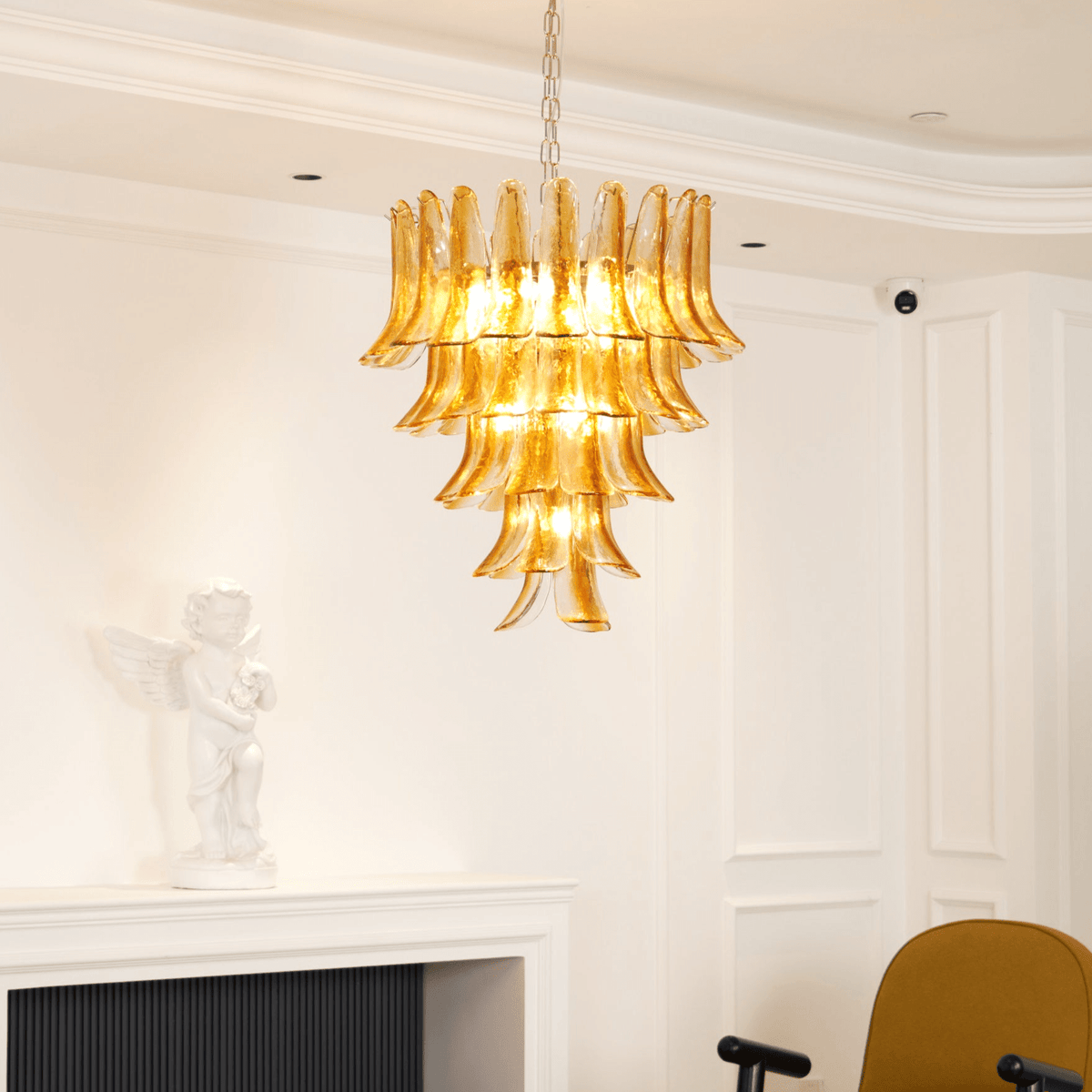 Liorisissa Kronleuchter Bernsteinfarben Lily Murano-Glas gestaffelter Mittelpunkt