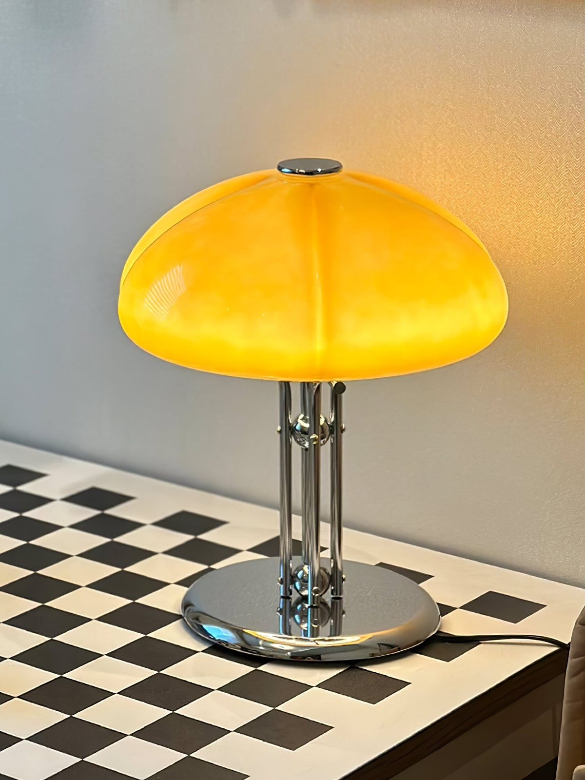 Lioreline moderne Tischleuchte in Gelb