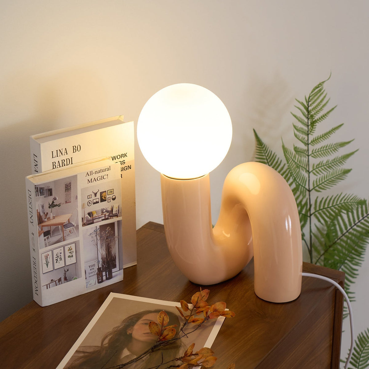 Soreeon Tischlampe Playful N-Form in Weiß