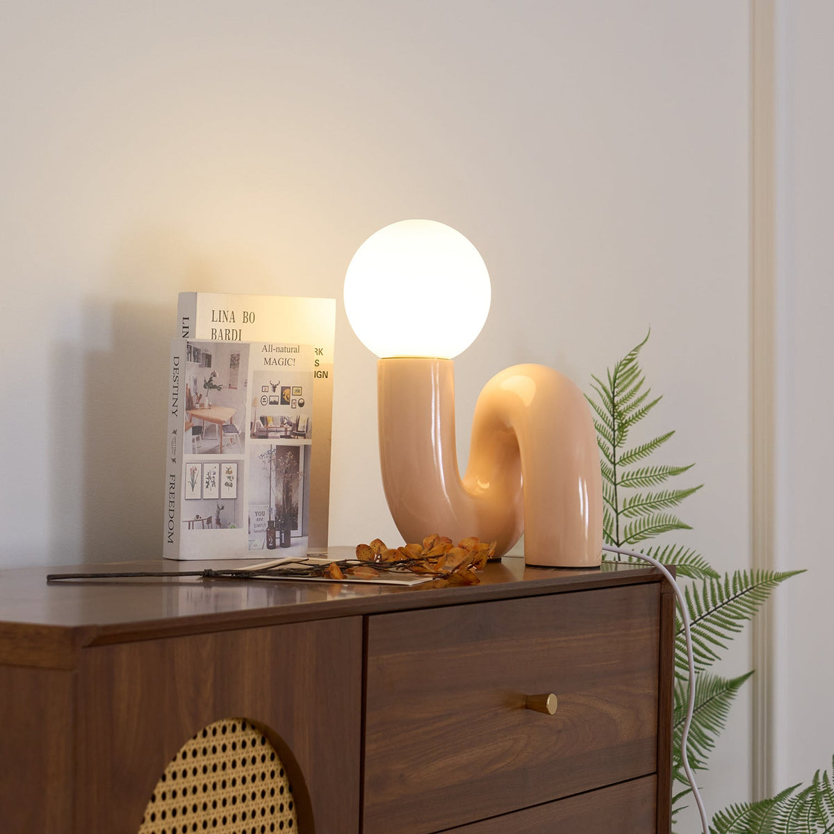 Soreeon Tischlampe Playful N-Form in Weiß