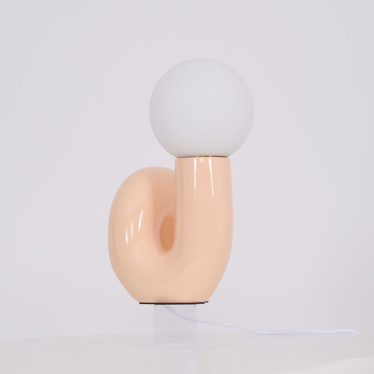 Soreeon Tischlampe Playful N-Form in Weiß