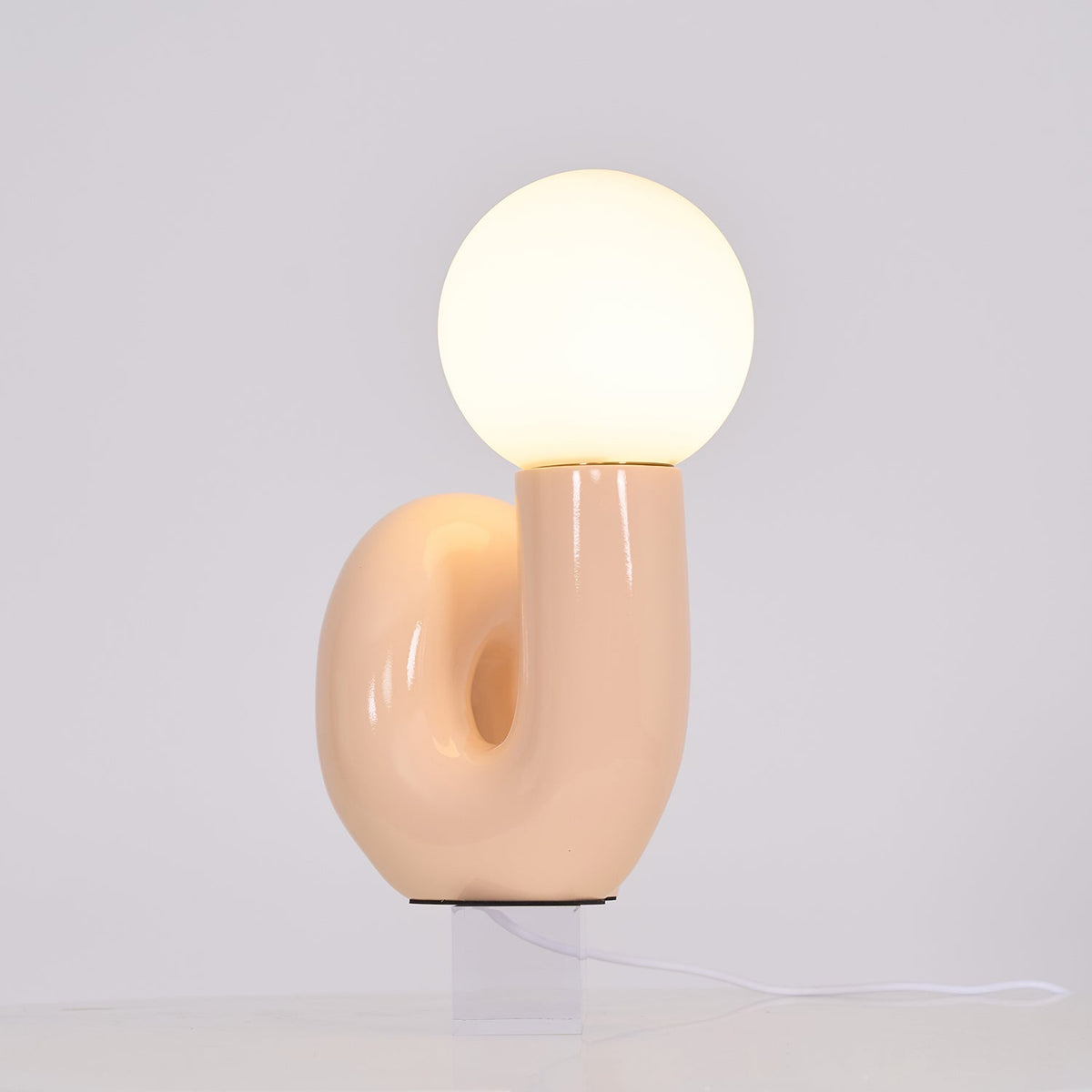 Soreeon Tischlampe Playful N-Form in Weiß