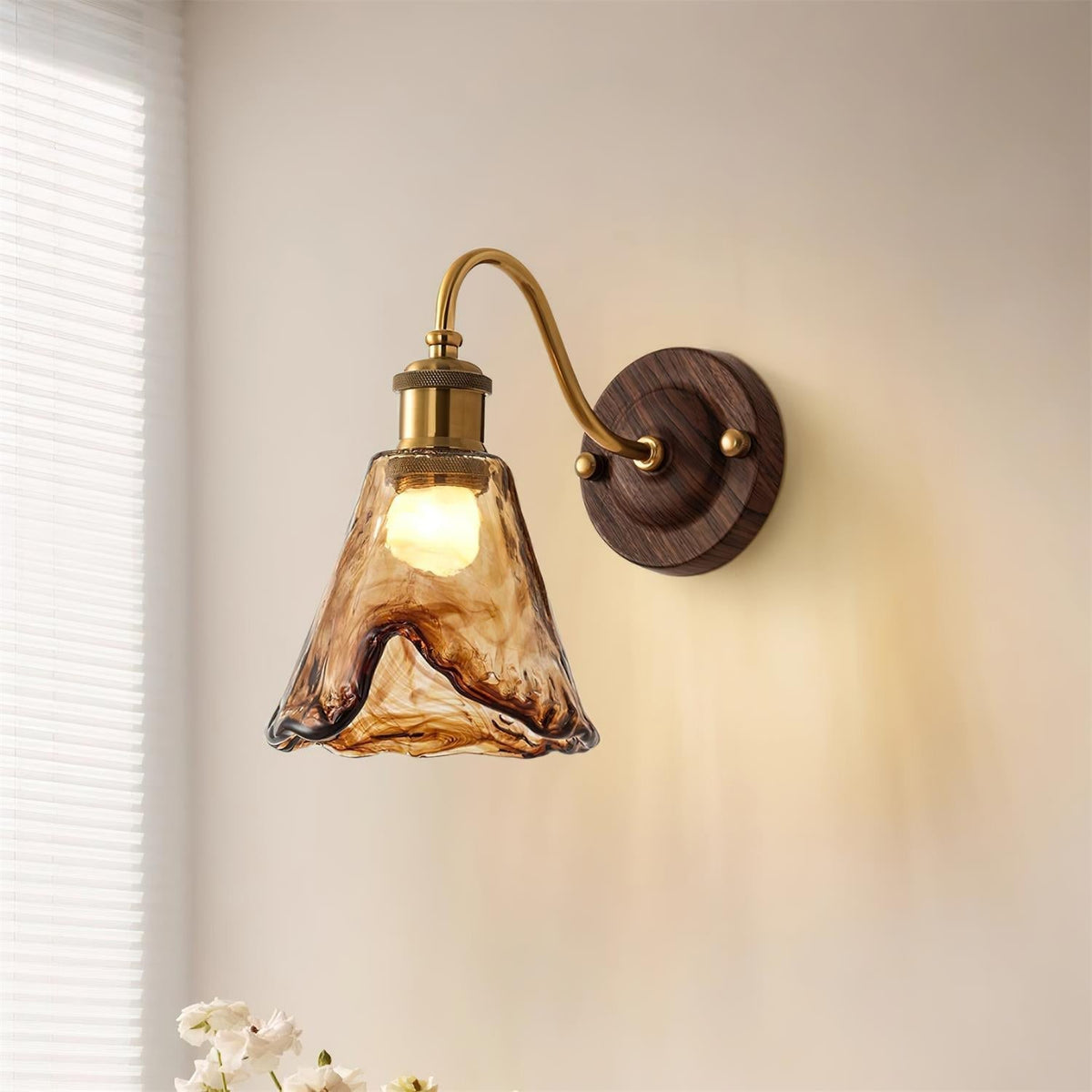 Nalia Wandleuchte Bernsteinfarbenes Glas Walnuss Gold Vintage