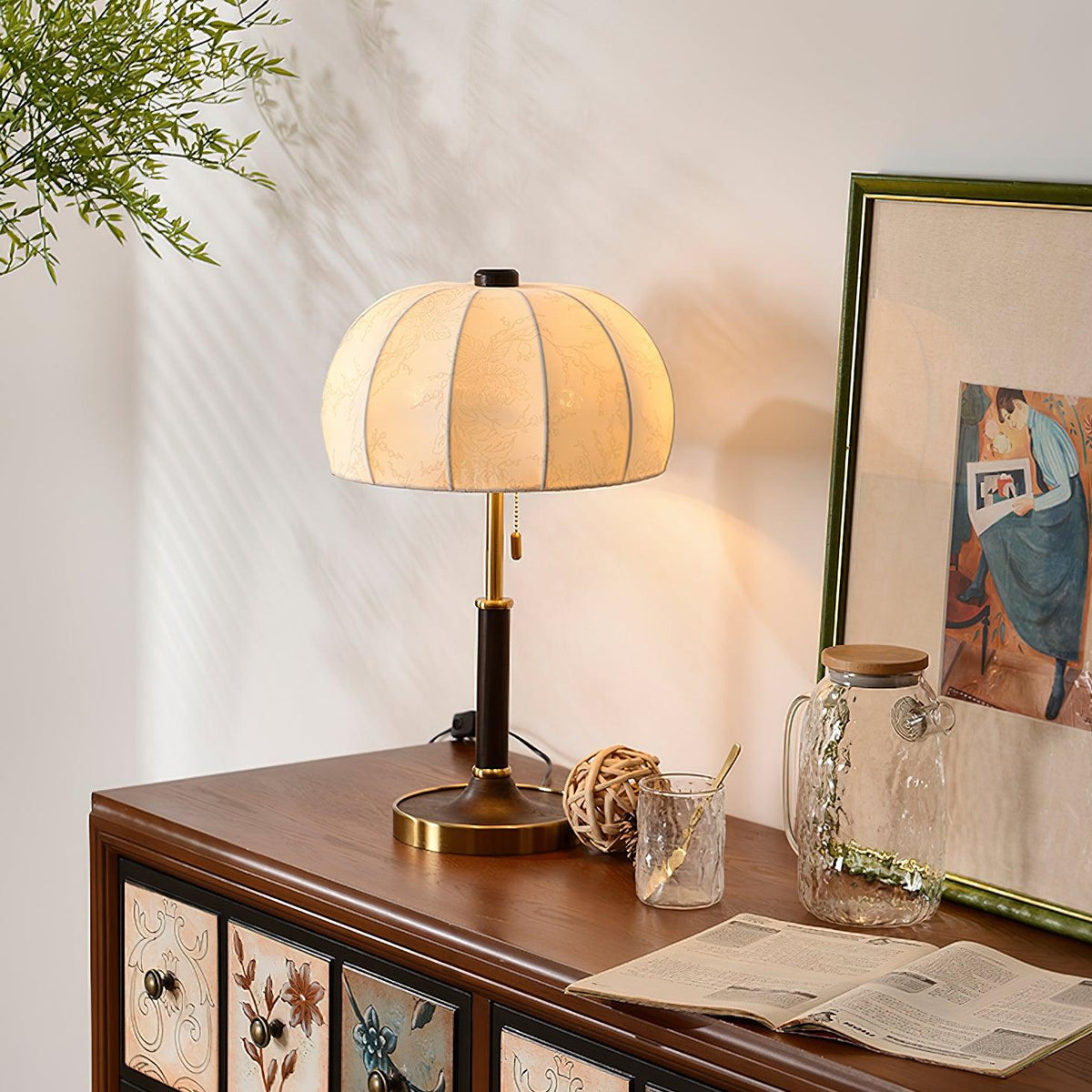 Nalemu Tischleuchte aus Holz und Stoff im Retro-Stil