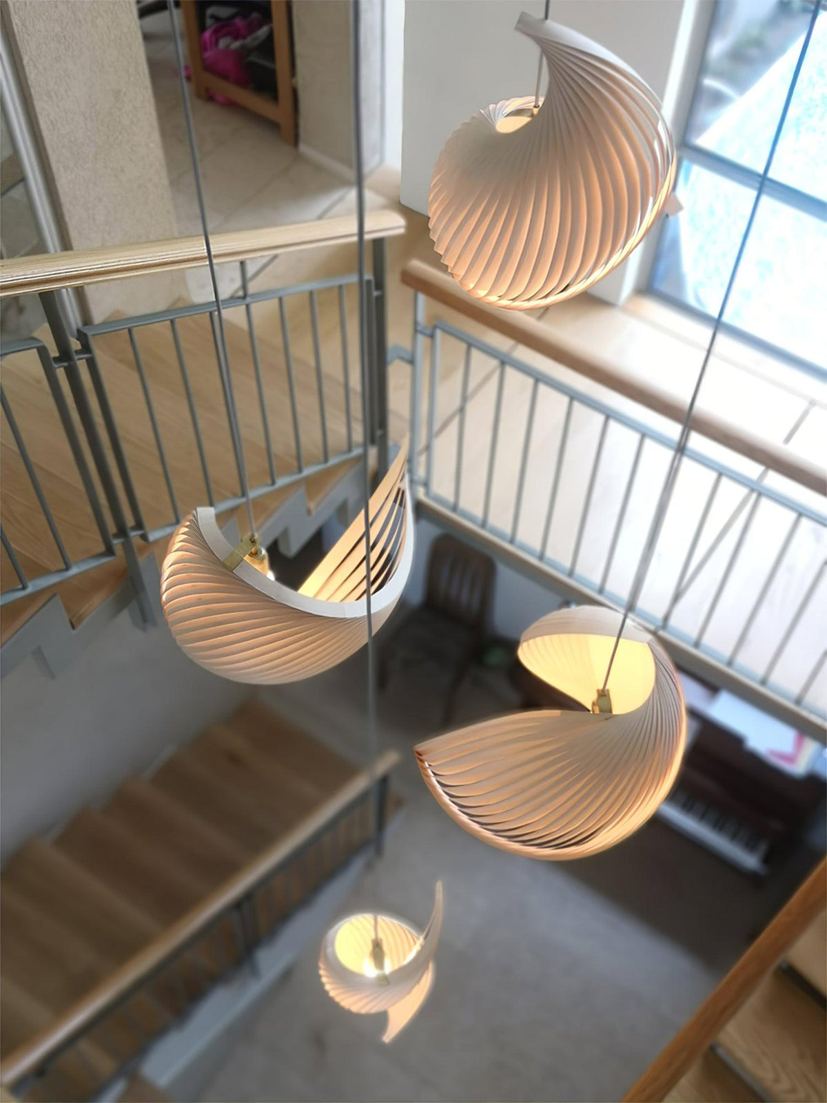 Loe zeitgenössische Luxus-Pendelleuchte aus Holz in Schalenform