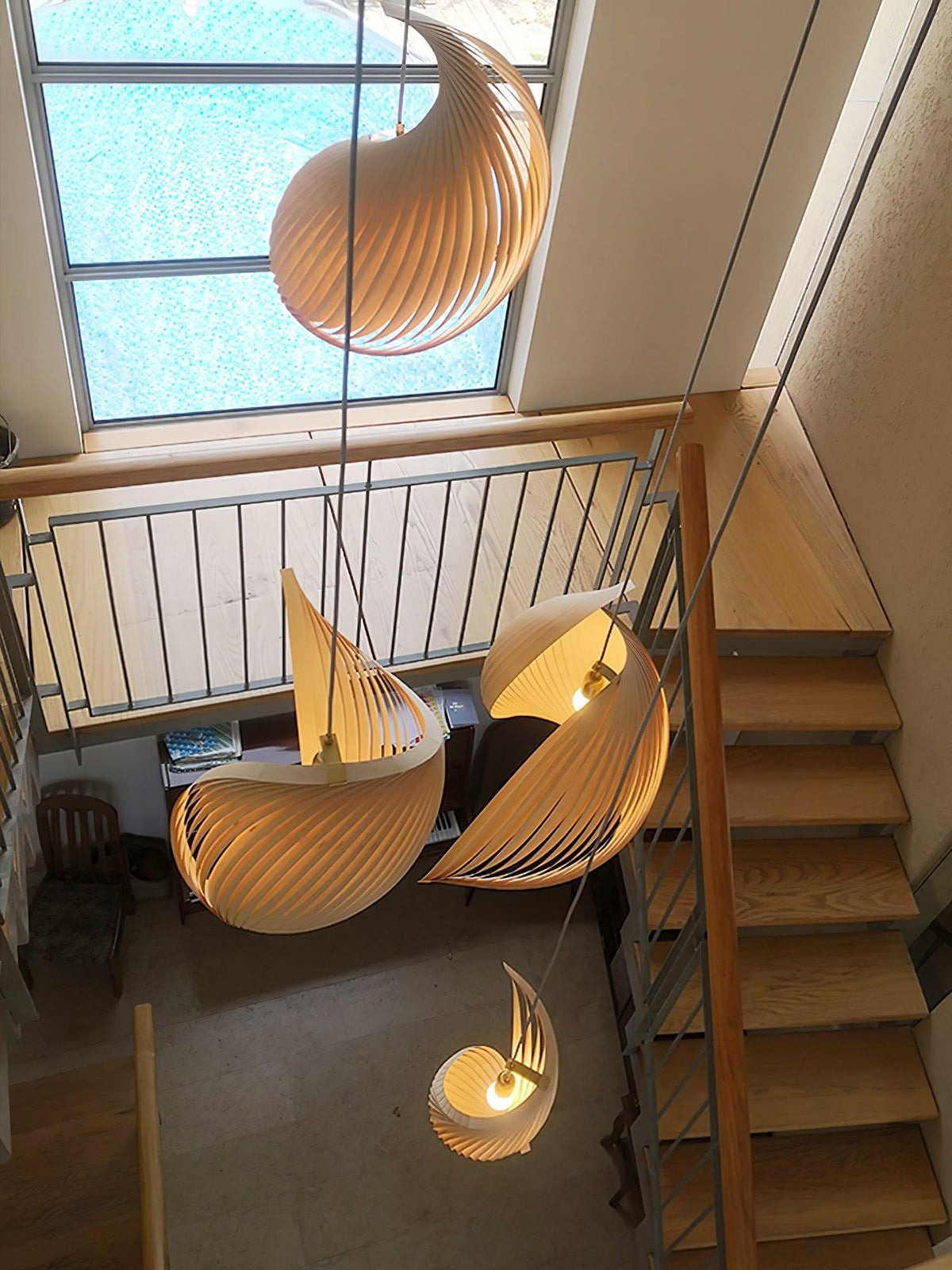 Loe zeitgenössische Luxus-Pendelleuchte aus Holz in Schalenform